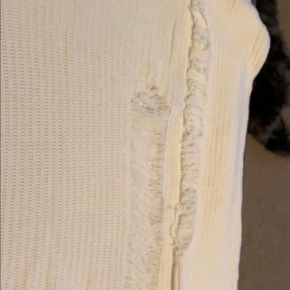 No Comment Deconstructed White Sweater Size Medium - Picture 6 of 9